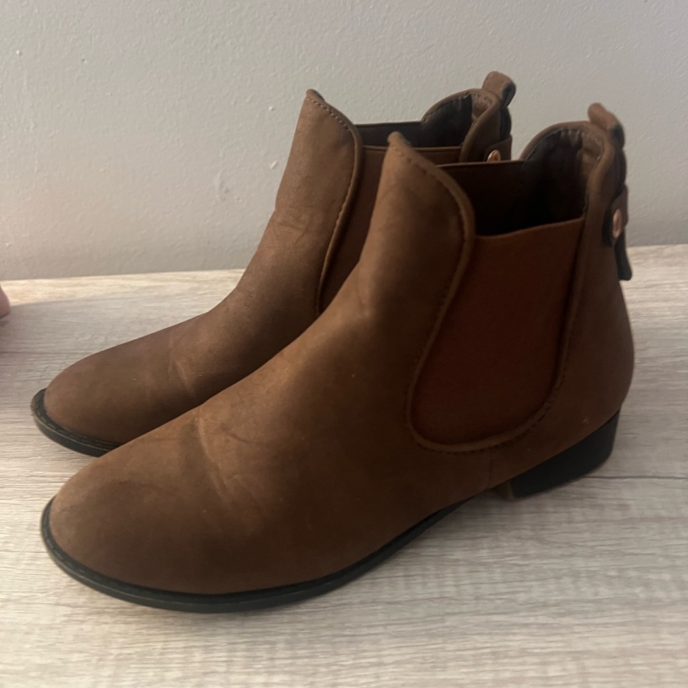 TOP Moda Brown Ankle Boots